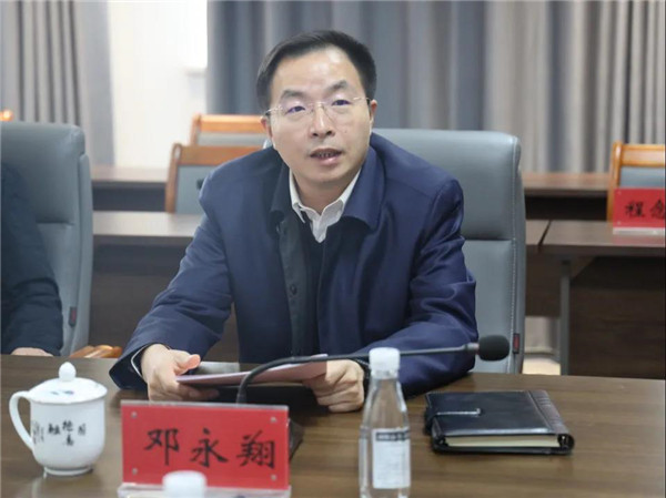 市委常委、常務(wù)副市長(zhǎng)鄧永翔現(xiàn)場(chǎng)調(diào)研城投集團(tuán)產(chǎn)業(yè)項(xiàng)目
